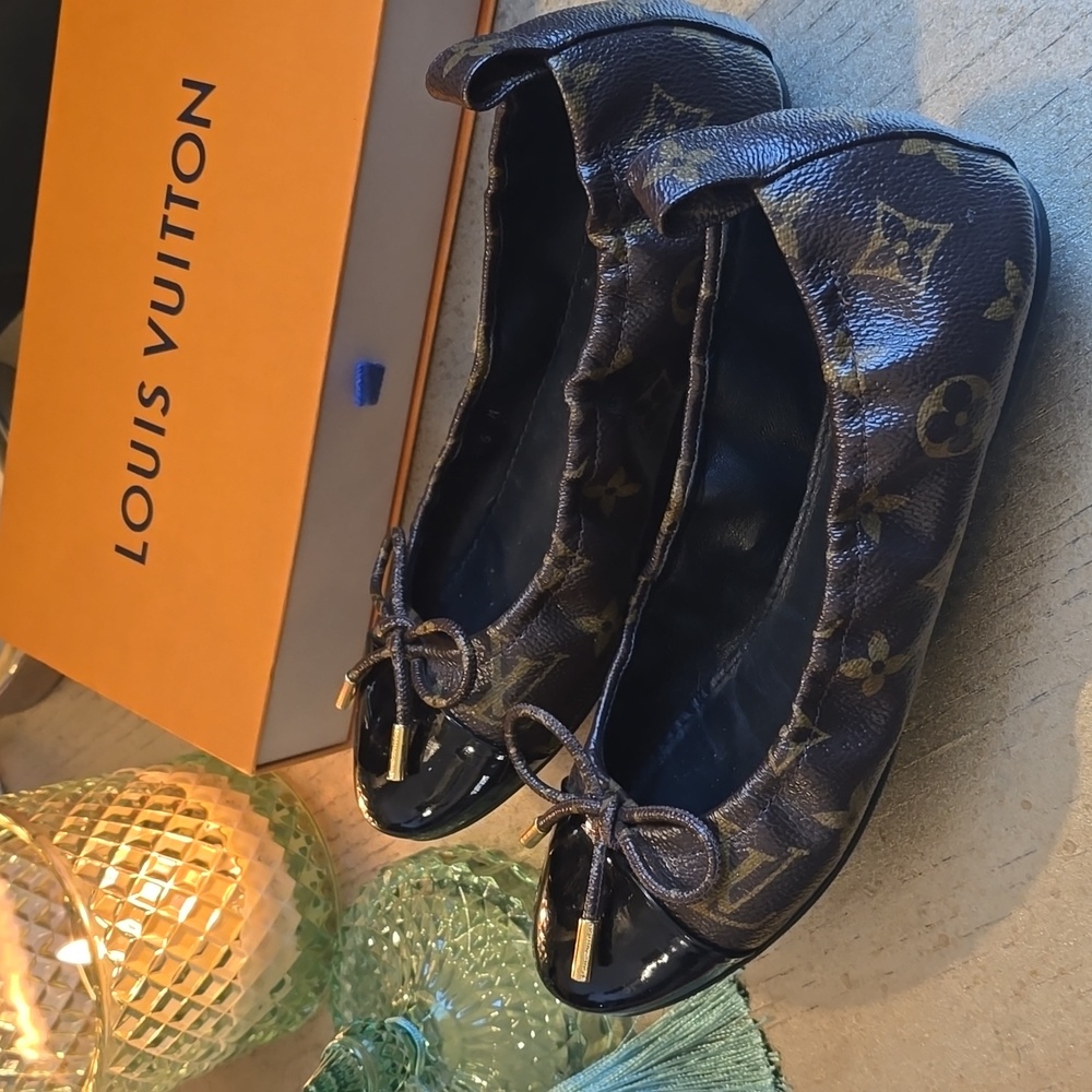SALE 🔥🔥💯AUTHENTIC LOUIS VUITTON Ballerina Shoes